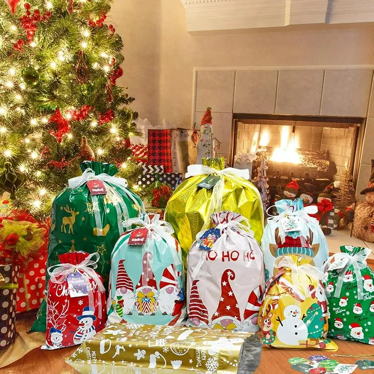 Deluxe Christmas Gift Bag Set - Image 3