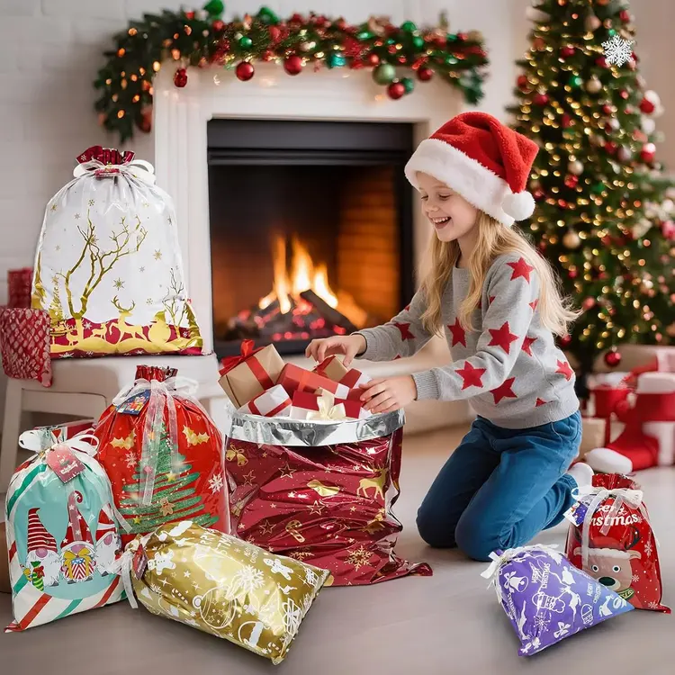 Deluxe Christmas Gift Bag Set - Image 6